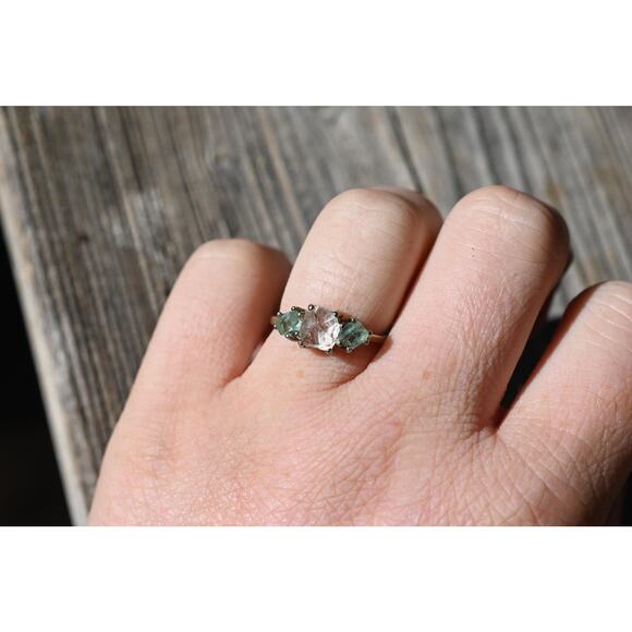 Emerald engagement ring 14k white gold size 7 - Picture 5 of 7
